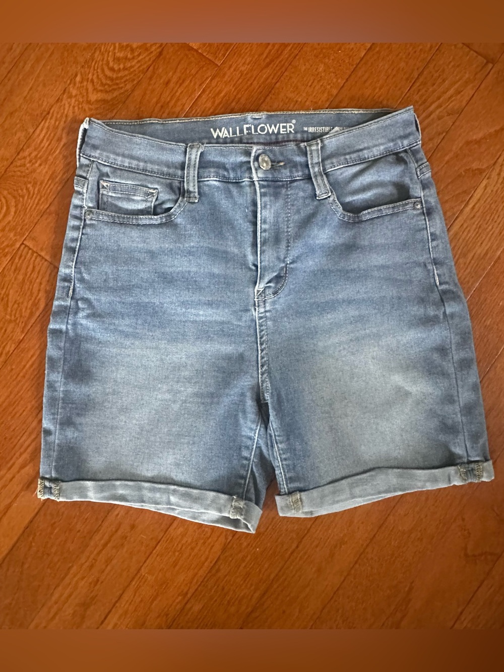 Wallflower Irresistible High Rise Denim Jean Shorts (jr size 5)